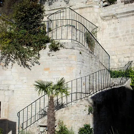 La Tour Napoleonienne Et Son Jacuzzi דירה קאין