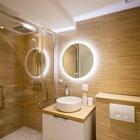 La Tour Napoleonienne Et Son Jacuzzi Апартаменты Кан