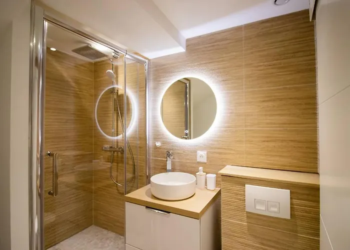 La Tour Napoleonienne Et Son Jacuzzi Διαμέρισμα Καν